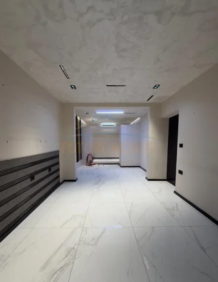 Tirane, jepet me qera ambjent biznesi Kati 0, 85 m² 1.150 € (Rruga e Kosovarve)