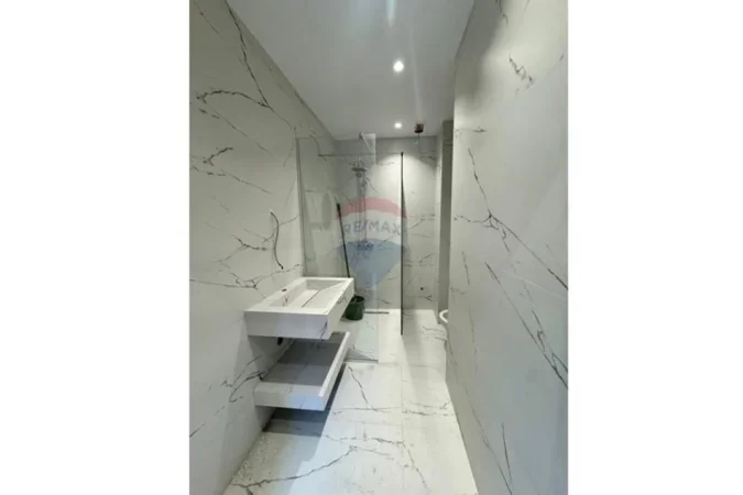 Tirane, shitet apartament 1+1 Kati 5, 61 m² (Rruga e Elbasanit)