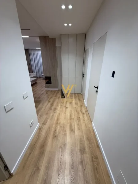 Tirane, jepet me qera apartament 2+1+Ballkon Kati 1, 195 m² 2.100 € (GREEN VALLEY, LIQENI I THATE)