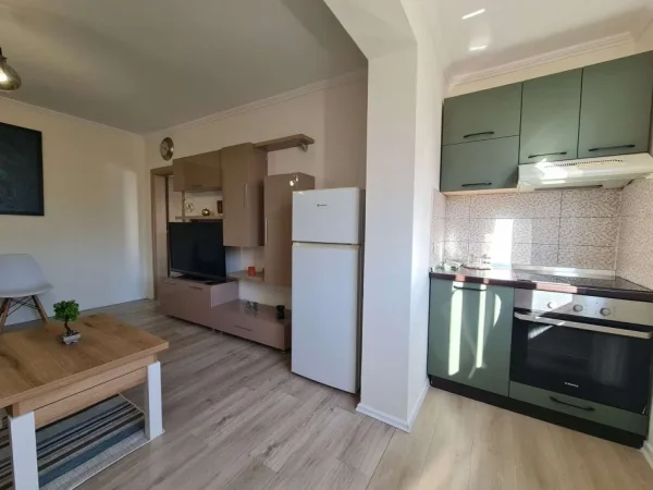 Tirane, shitet apartament 1+1 Kati 3, 45 m² 88.000 € (Shkolla Kushtrimi i Lirise)