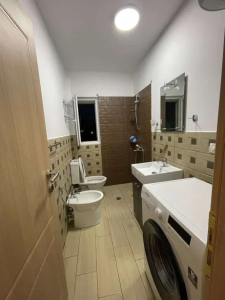 Tirane, shitet apartament 1+1 Kati 3, 45 m² 88.000 € (Shkolla Kushtrimi i Lirise)