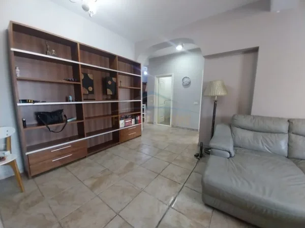 Tirane, jepet me qera apartament 3+1+Aneks+Ballkon Kati 6, 110 m² 700 € (Rruga Haxhi Dalliu prane Bulevardit te Ri)