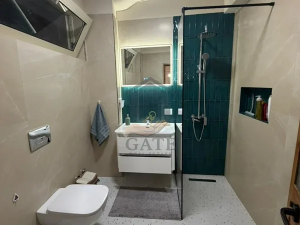 Durres, jepet me qera apartament 2+1 Kati 2, 90 m² 500 € (Gjykata)