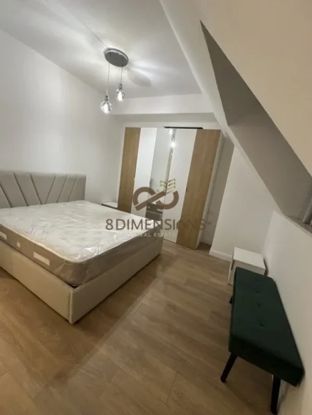 Tirane, jepet me qera apartament duplex 2+1 Kati 5, 140 m² 1.500 € (liqeni i thate)