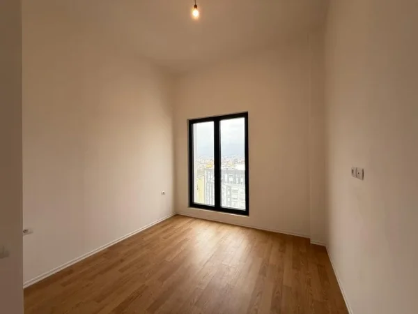 Tirane, shitet apartament 3+1+Ballkon Kati 13, 134 m² 420.000 € (Rruga e Barrikadave)