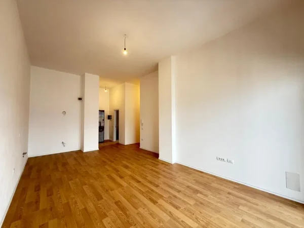 Tirane, shitet apartament 3+1+Ballkon Kati 13, 134 m² 420.000 € (Rruga e Barrikadave)