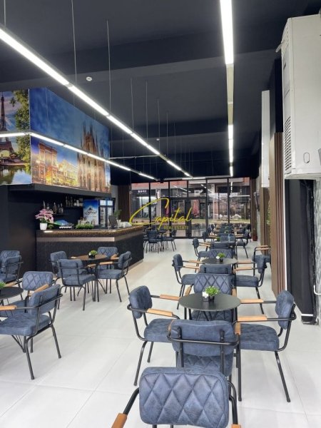 Tirane, jepet me qera ambjent biznesi Kati 0, 141 m² 1.100 € (5 MAJI)