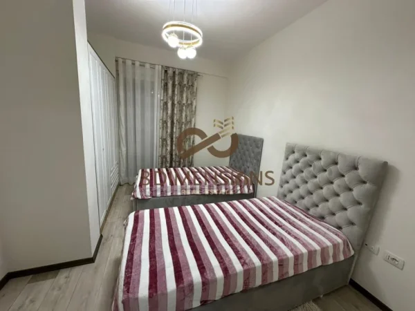 Tirane, jepet me qera apartament 2+1 Kati 2, 110 m² 850 € (liqeni i thate)