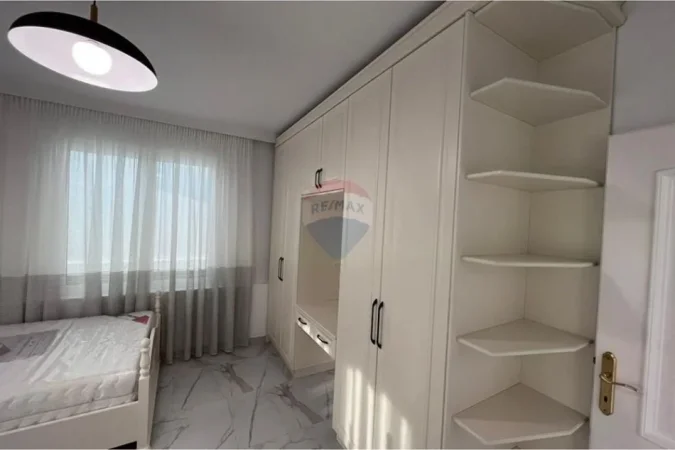 Tirane, jepet me qera apartament 2+1+Aneks+Ballkon Kati 5, 115 m² 1.200 € (Sheshi Willson)