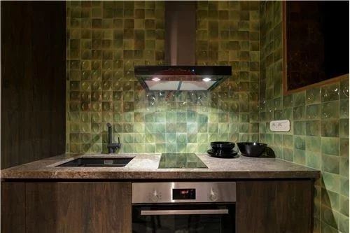 Tirane, jepet me qera apartament 1+1 , 77 m² 1.150 € (Rruga e Kavajes)