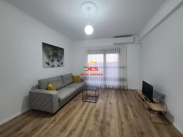 Vlore, shitet apartament 1+1+Ballkon Kati 9, 86 m² 160.000 € (Rruga Murat Tërbaçi)