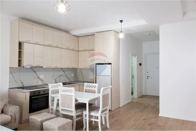 Tirane, jepet me qera apartament 1+1+Aneks+Ballkon Kati 2, 70 m² 500 € (Siri Kodra)
