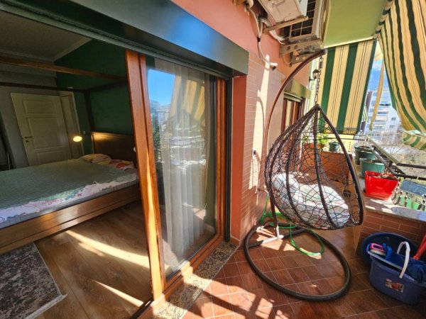 Tirane, jepet me qera apartament Kati 4, 98 m² 470 € (Rr Muhamet Deliu)