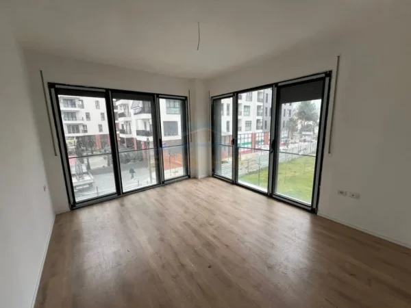 Tirane, jepet me qera apartament 2+1 Kati 2, 100 m² 800 € (DON BOSKO)