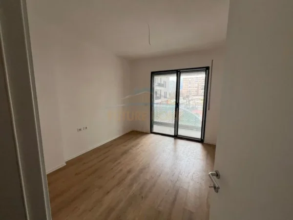 Tirane, jepet me qera apartament 2+1 Kati 2, 100 m² 800 € (DON BOSKO)