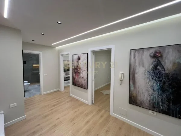 Tirane, shitet apartament 2+1 Kati 8, 116 m² 