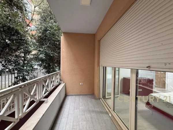 Tirane, jepet me qera apartament 1+1 Kati 2, 78 m² 580 € 