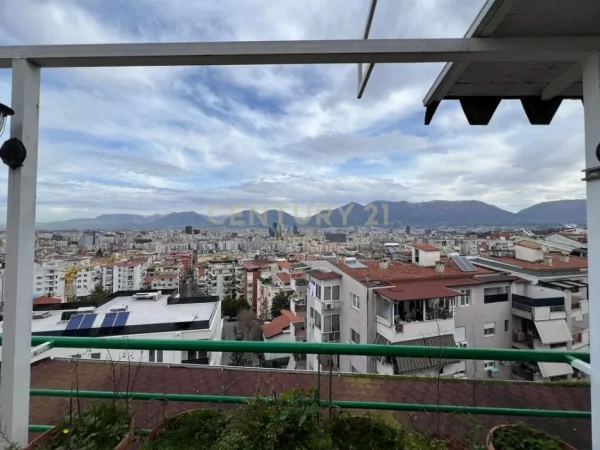 Tirane, shitet apartament+verande | Penthouse 3+1+Aneks+Ballkon Kati 4, 220 m² 323.500 € 