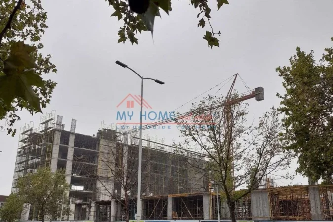 Tirane, shitet apartament 1+1+Ballkon Kati 3, 80 m² 55.489 € (Kamez)