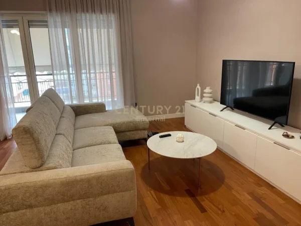 Tirane, jepet me qera apartament 2+1 Kati 6, 120 m² 1.200 € (Kompleksi Delijorgji)