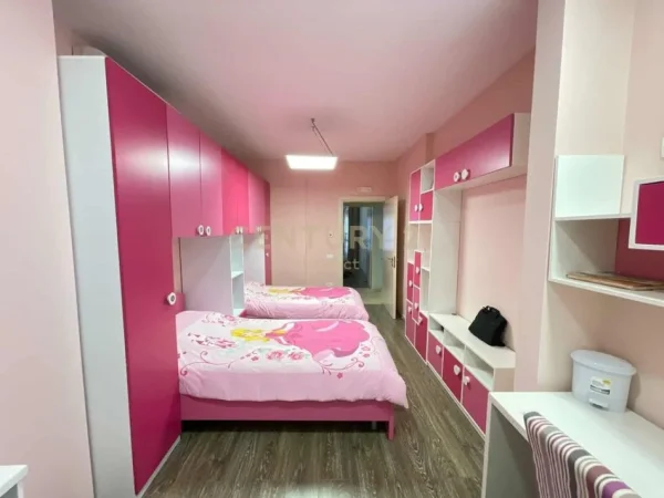 Tirane, shitet apartament+verande | Penthouse 4+1 Kati 4, 227 m² 435.000 € 