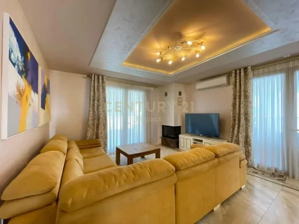 Tirane, shitet apartament+verande | Penthouse 4+1 Kati 4, 227 m² 435.000 € 