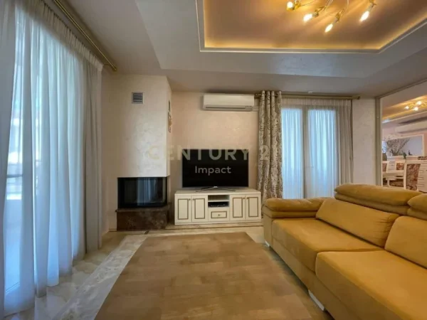 Tirane, shitet apartament+verande | Penthouse 4+1 Kati 4, 227 m² 435.000 € 