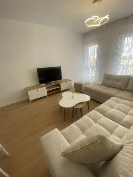 Tirane, jepet me qera apartament 1+1 Kati 3, 74 m² 550 € (5 MAJI)