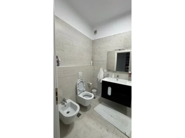 Tirane, shitet apartament 2+1 Kati 4, 110 m² 260.000 € (Farmacia 10)