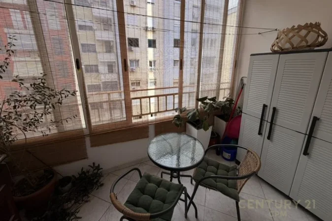 Tirane, jepet me qera apartament 1+1 Kati 7, 54 m² 600 € (Komuna e Parisit)