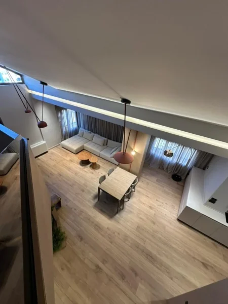 Tirane, jepet me qera apartament 3+1+Ballkon Kati 6, 180 m² 2.000 € (Kodra e Diellit)