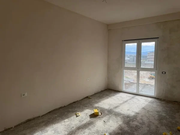APARTAMENT 1+1 PËR SHITJE TEK REZIDENCA "PORTA E RE" NË SAUK TË VJETËR