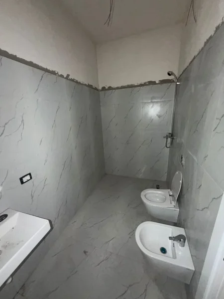 Tirane, shitet apartament 2+1+Ballkon Kati 2, 127 m² 190.500 € (sauk i vjeter)