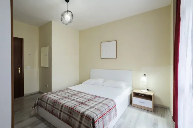 Tirane, jepet me qera apartament 3+1+2 Kati 4, 150 m² 1.100 € (Ish Ekspozita ,Myslym Shyri)