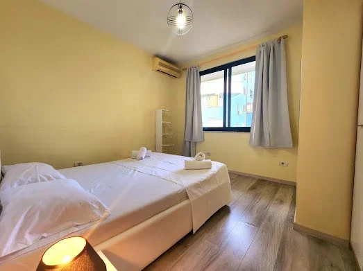 Tirane, jepet me qera apartament 3+1+2 Kati 4, 150 m² 1.100 € (Ish Ekspozita ,Myslym Shyri)