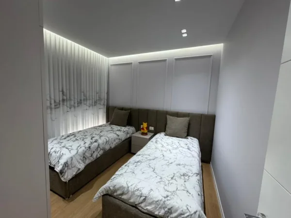 Tirane, jepet me qera apartament 2+1 Kati 5, 