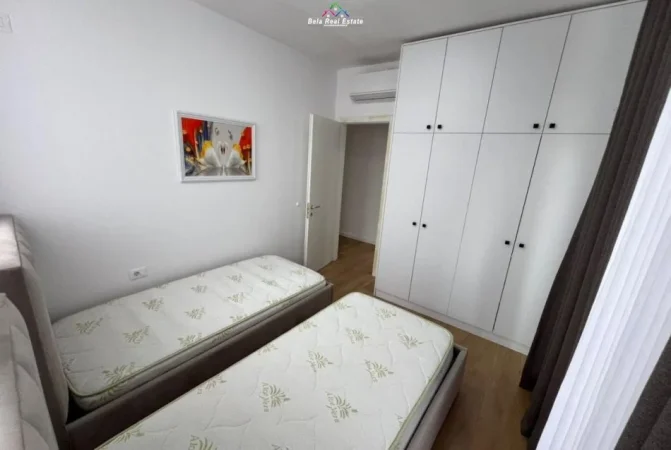 Tirane, jepet me qera apartament 2+1+Ballkon Kati 6, 100 m² 675 € (jordan misja)