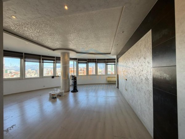 Tirane, jepet me qera apartament 3+1 Kati 3, 142 m² 728 € (Unaza e Re, Tiranë.)