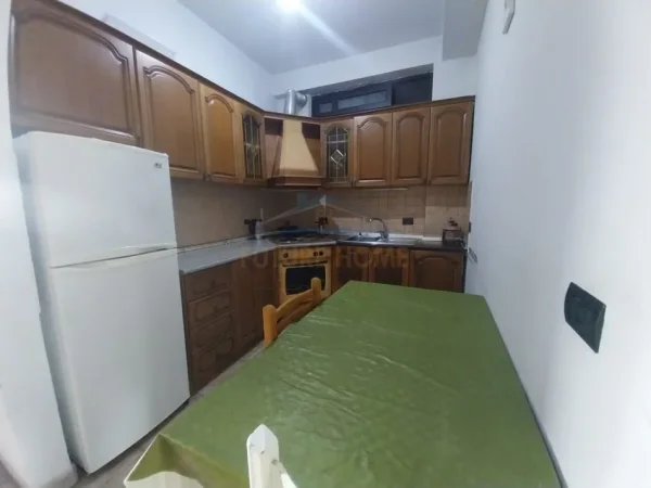 Tirane, jepet me qera apartament 3+1+Ballkon Kati 6, 110 m² 700 € (HAXHI DALLIU, MINE PEZA)