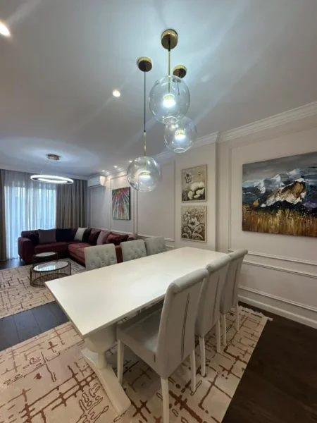 Tirane, jepet me qera apartament 2+1+Ballkon Kati 3, 111 m² 1.300 € (Rruga Dritan Hoxha)