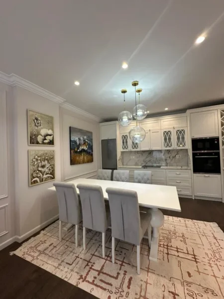 Tirane, jepet me qera apartament 2+1+Ballkon Kati 3, 111 m² 1.300 € (Rruga Dritan Hoxha)