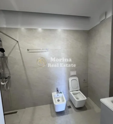 Tirane, jepet me qera apartament 2+1 Kati 7, 85 m² 900 € (Komuna e Parisit)