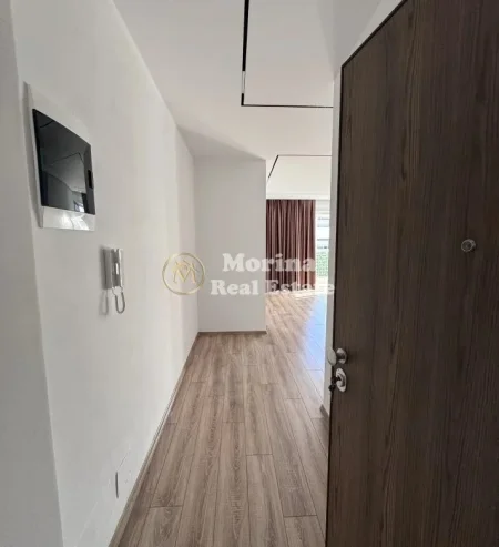 Tirane, jepet me qera apartament 2+1 Kati 7, 85 m² 900 € (Komuna e Parisit)