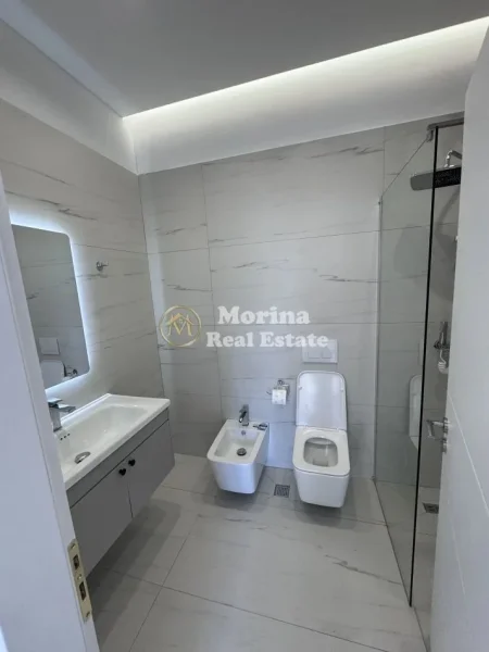 Tirane, jepet me qera apartament 2+1 Kati 7, 85 m² 900 € (Komuna e Parisit)