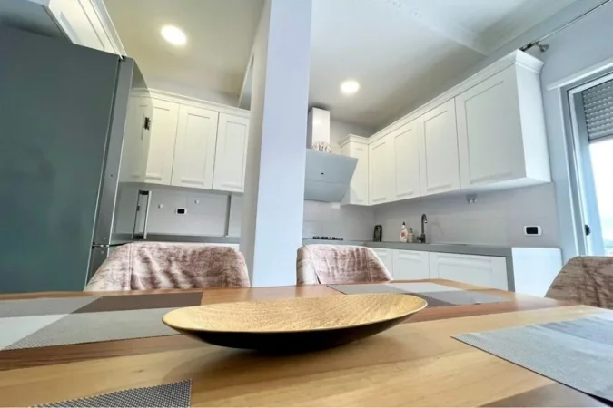 Tirane, jepet me qera 3+1+Ballkon Kati 7, 200 m² 1.500 € (Kopshtit Zoologjik.)