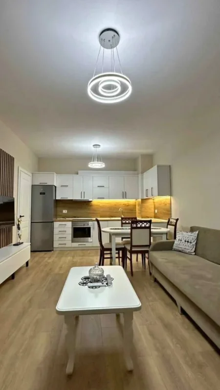 Tirane, jepet me qera apartament 2+1 Kati 5, 75 m² 600 € (5 MAJI)