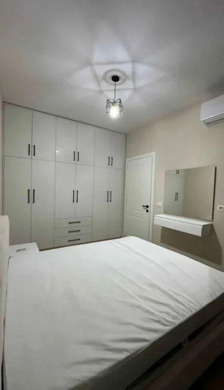 Tirane, jepet me qera apartament 2+1 Kati 5, 75 m² 600 € (5 MAJI)