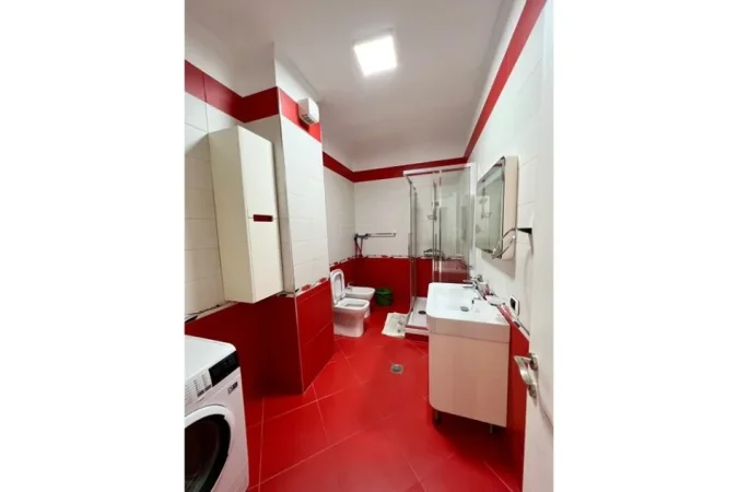 Tirane, jepet me qera 3+1+Ballkon Kati 7, 200 m² 1.500 € (Kopshtit Zoologjik.)