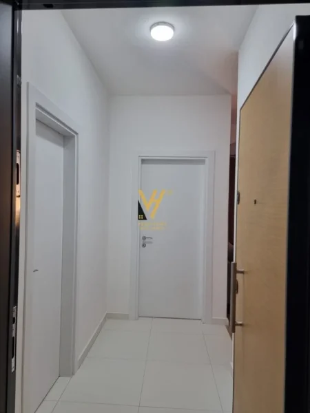 Tirane, jepet me qera apartament 1+1+Ballkon Kati 4, 60 m² 870 € (KOMUNA E PARISIT)