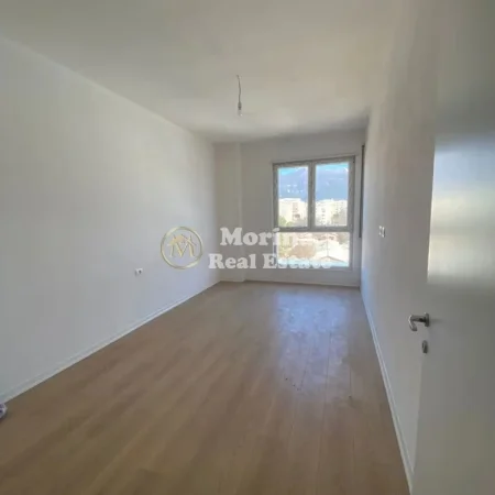 Tirane, jepet me qera apartament 2+1 Kati 4, 100 m² 500 € (Rruga 5 Maji)